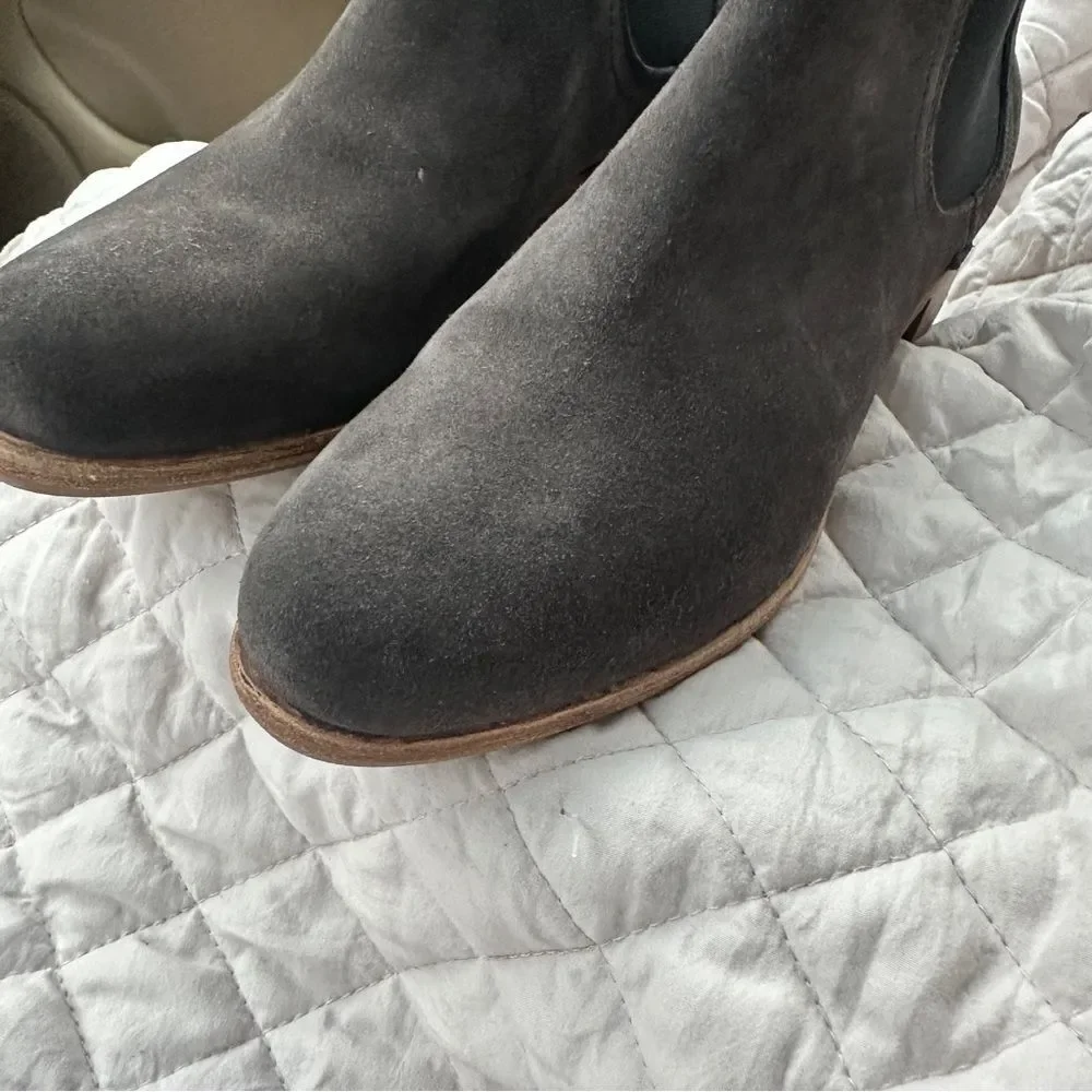 Alberto Fermani Suede Chelsea Boots 37